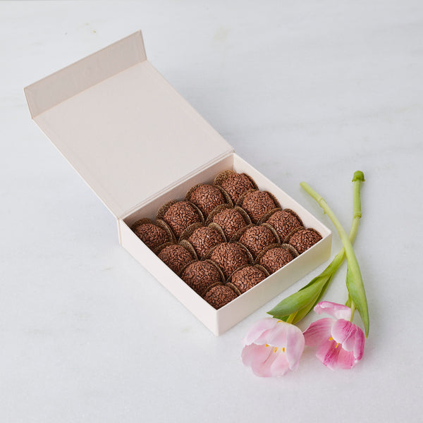 cesta-flores-brigadeiros-bolo-palha-namorados