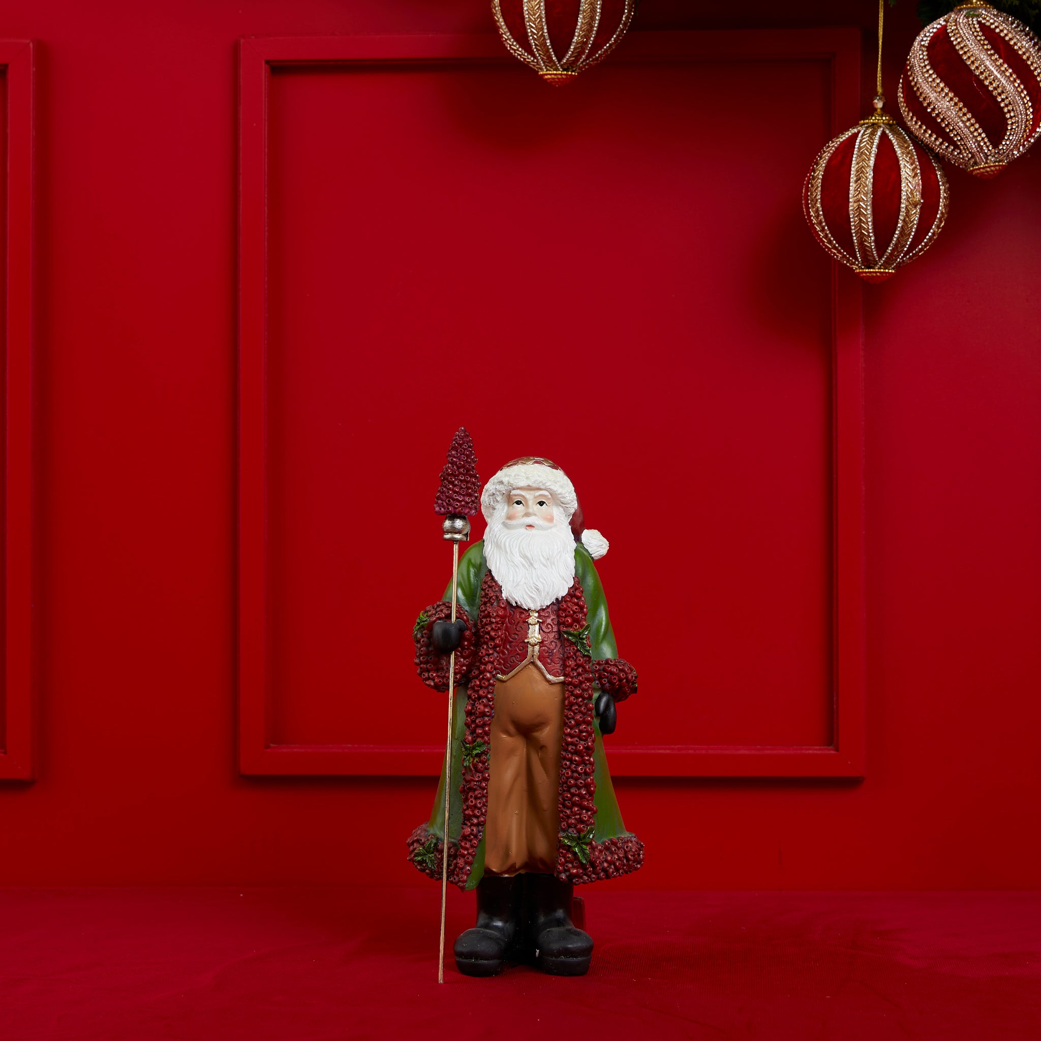 SANTA CLAUS WITH GARLANDS