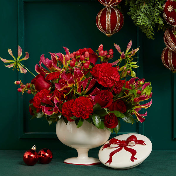 BOWL NUTCRACKER WITH CHRISTMAS BALLS