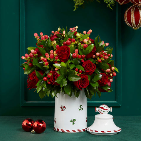 BOWL NUTCRACKER WITH CHRISTMAS BALLS