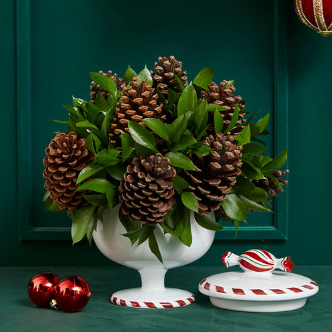 BOWL NUTCRACKER WITH CHRISTMAS BALLS