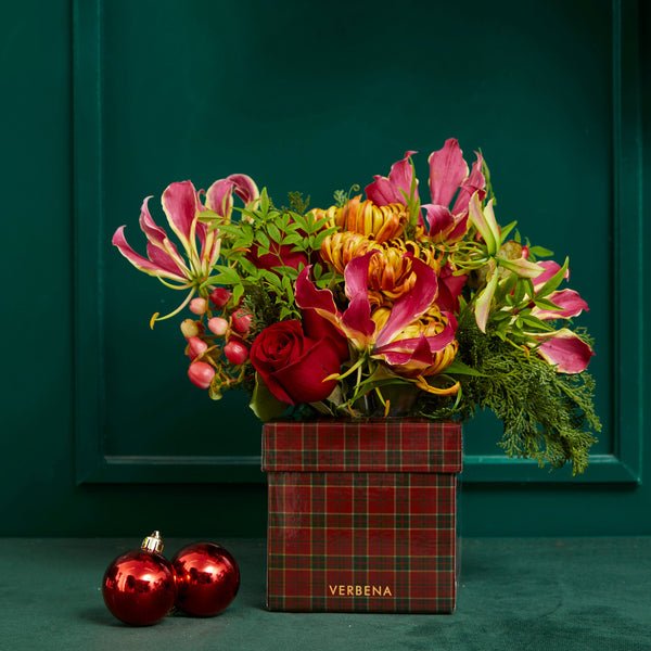 CAIXA TARTAN COM FLORES MODERNAS