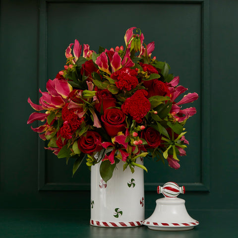 BOWL NUTCRACKER WITH CHRISTMAS BALLS