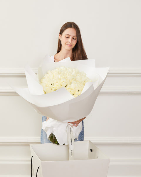 FLOWERS FOR YOU BOX COM 200 ROSAS BRANCAS