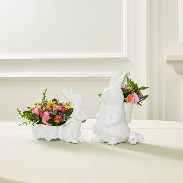 PETER E OLIVIA RABBIT COM FLORES COLORIDAS