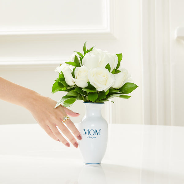 VASO PORCELANA MOM COM ROSAS BRANCAS