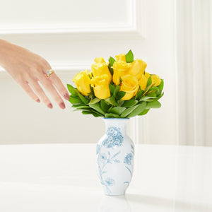 Vaso Porcelana Celeste com Rosas Amarelas