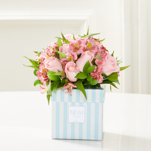 CAIXA MOM I LOVE YOU COM ROSAS COR DE ROSA E ALSTROEMERIA