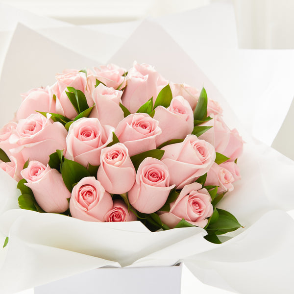 WHITE BOX COM ROSAS COR-DE-ROSA