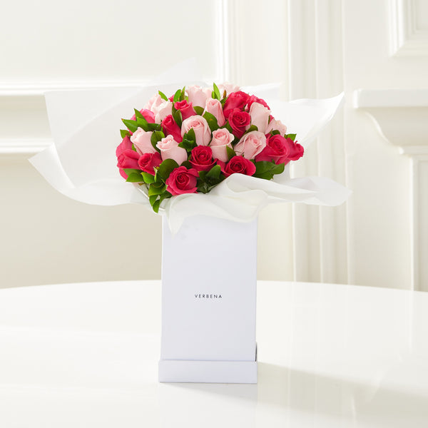 WHITE BOX COM ROSAS COR-DE-ROSA E PINK