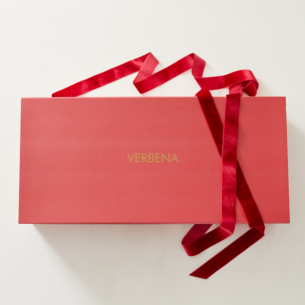 THE FLORIST RED BOX COM ROSAS VERMELHAS