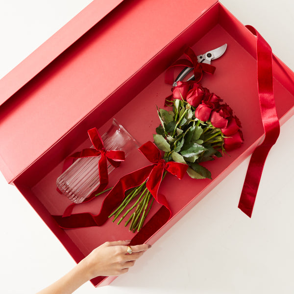 THE FLORIST RED BOX COM ROSAS VERMELHAS