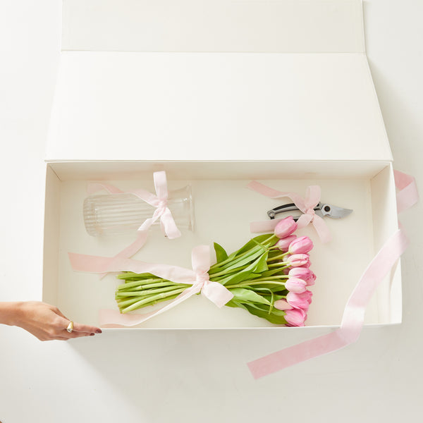 THE FLORIST PINK BOX COM TULIPAS COR DE ROSA
