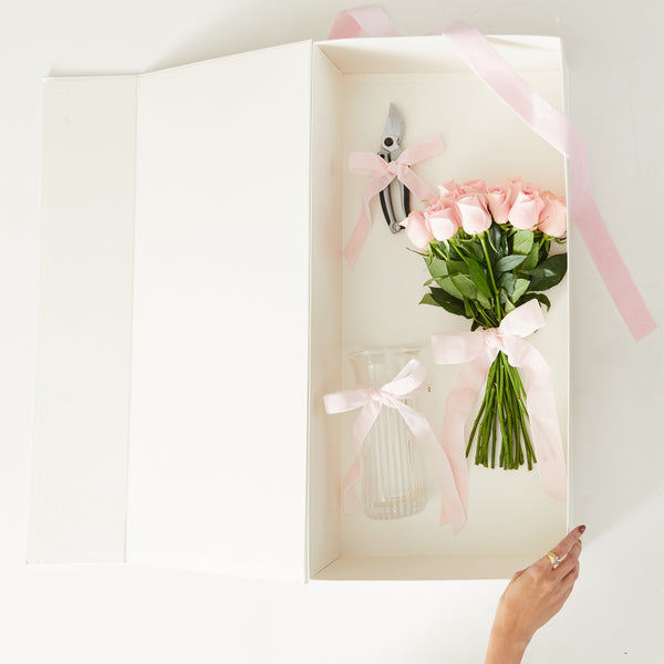 THE FLORIST PINK BOX COM ROSAS COR DE ROSA