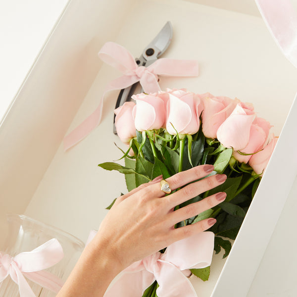 THE FLORIST PINK BOX COM ROSAS COR DE ROSA