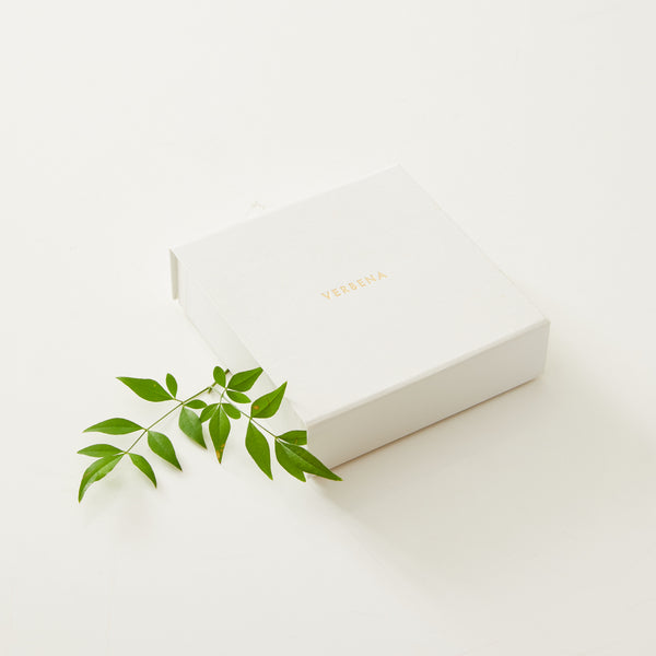 CAIXA BRANCA CLASSIC COM 16 BRIGADEIROS
