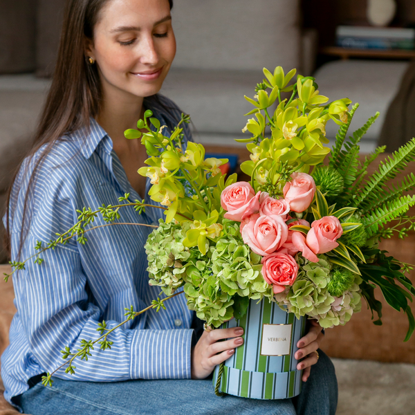 RIVIERA HAT BOX COM FLORES MODERNAS