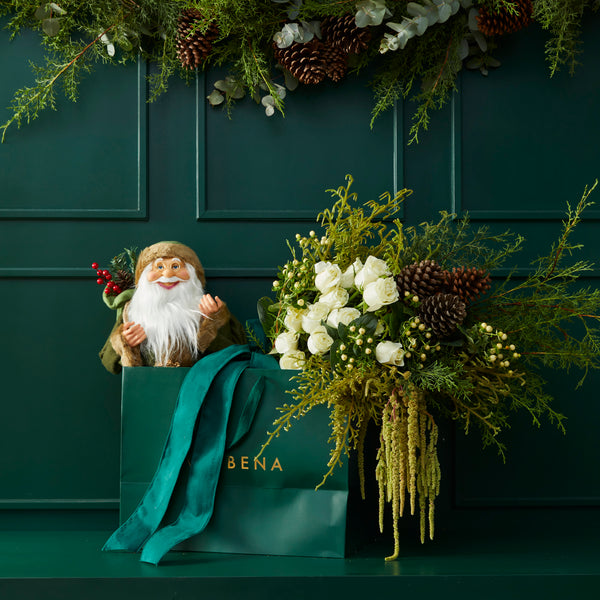 VERBENA GIFT BAG COM FLORES BRANCAS E PAPAI NOEL HERBAL GREEN