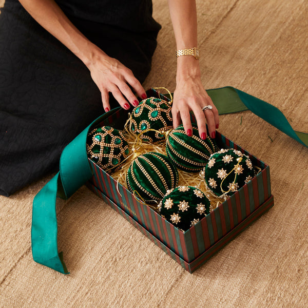 CAIXA NATAL COM 6 BOLAS GREEN GRACE