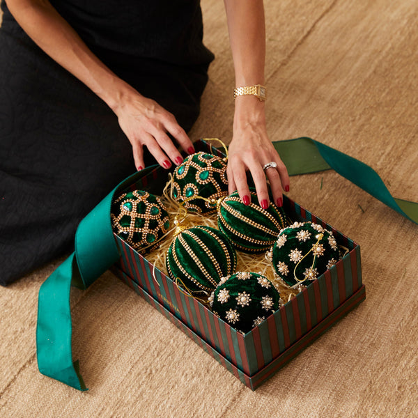 CAIXA NATAL COM 6 BOLAS GREEN GRACE