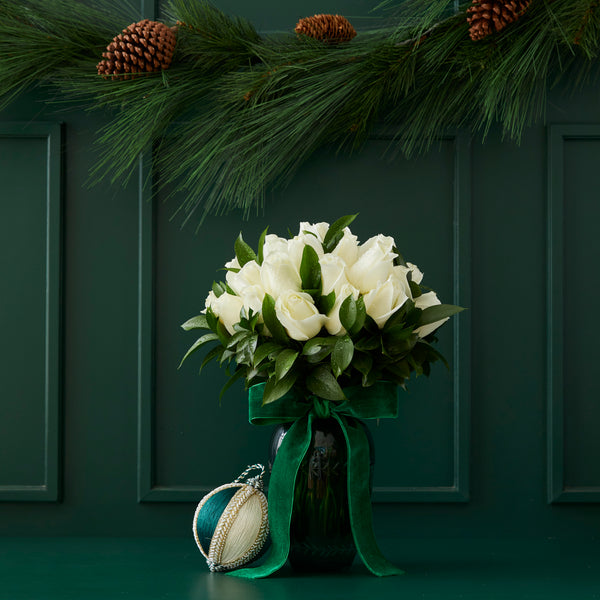 VASO GREEN DAVOS COM ROSAS BRANCAS