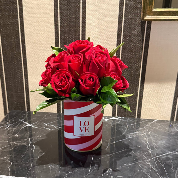 LATA LOVE COM 15 ROSAS VERMELHAS