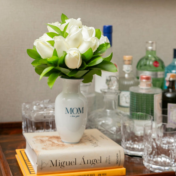 VASO PORCELANA MOM COM ROSAS BRANCAS