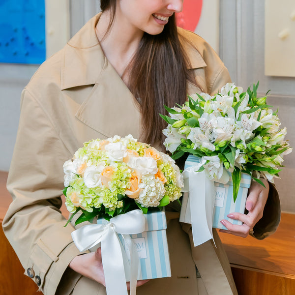 DUAS CAIXA MOM I LOVE YOU COM FLORES CHÁ E BRANCAS