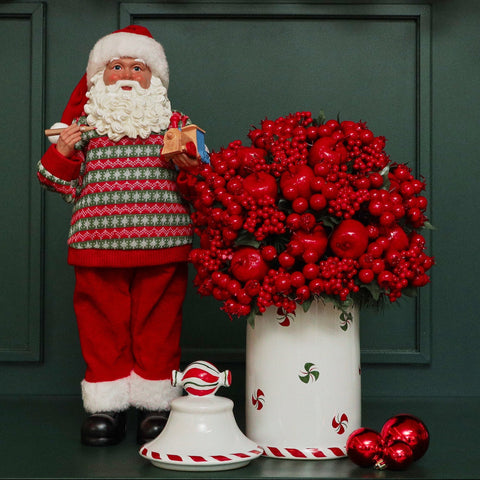 BOWL NUTCRACKER WITH CHRISTMAS BALLS