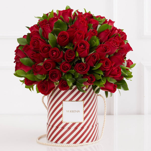 VÊNUS HAT BOX COM 100 ROSAS VERMELHAS