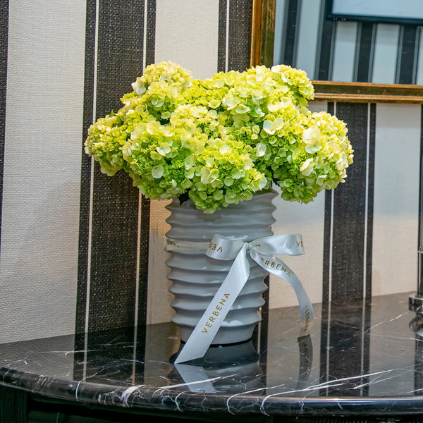 VASO OSCAR M COM HORTENSIAS VERDES