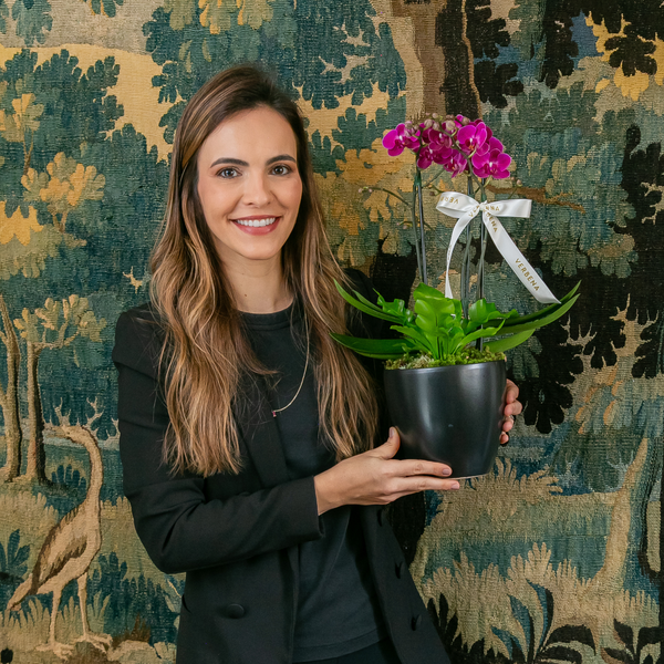 VASO NERO COM ORQUIDEAS (MAIS CORES DISPONÍVEIS)