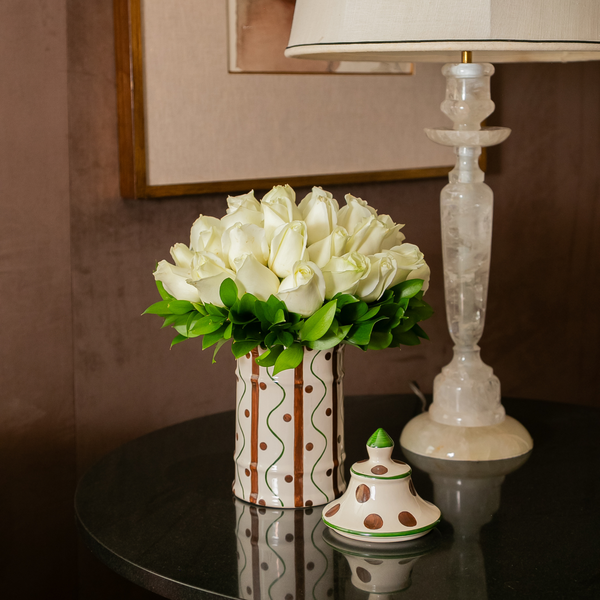 BOWL BROWN STRIPES COM 40 ROSAS BRANCAS