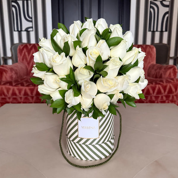 HAMPTON BOX COM 80 ROSAS BRANCAS