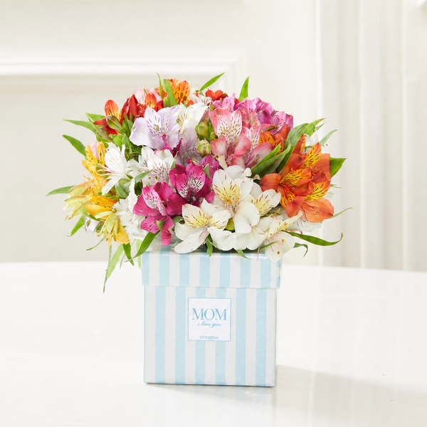 CAIXA MOM I LOVE YOU COM ALSTROEMERIAS COLORIDAS