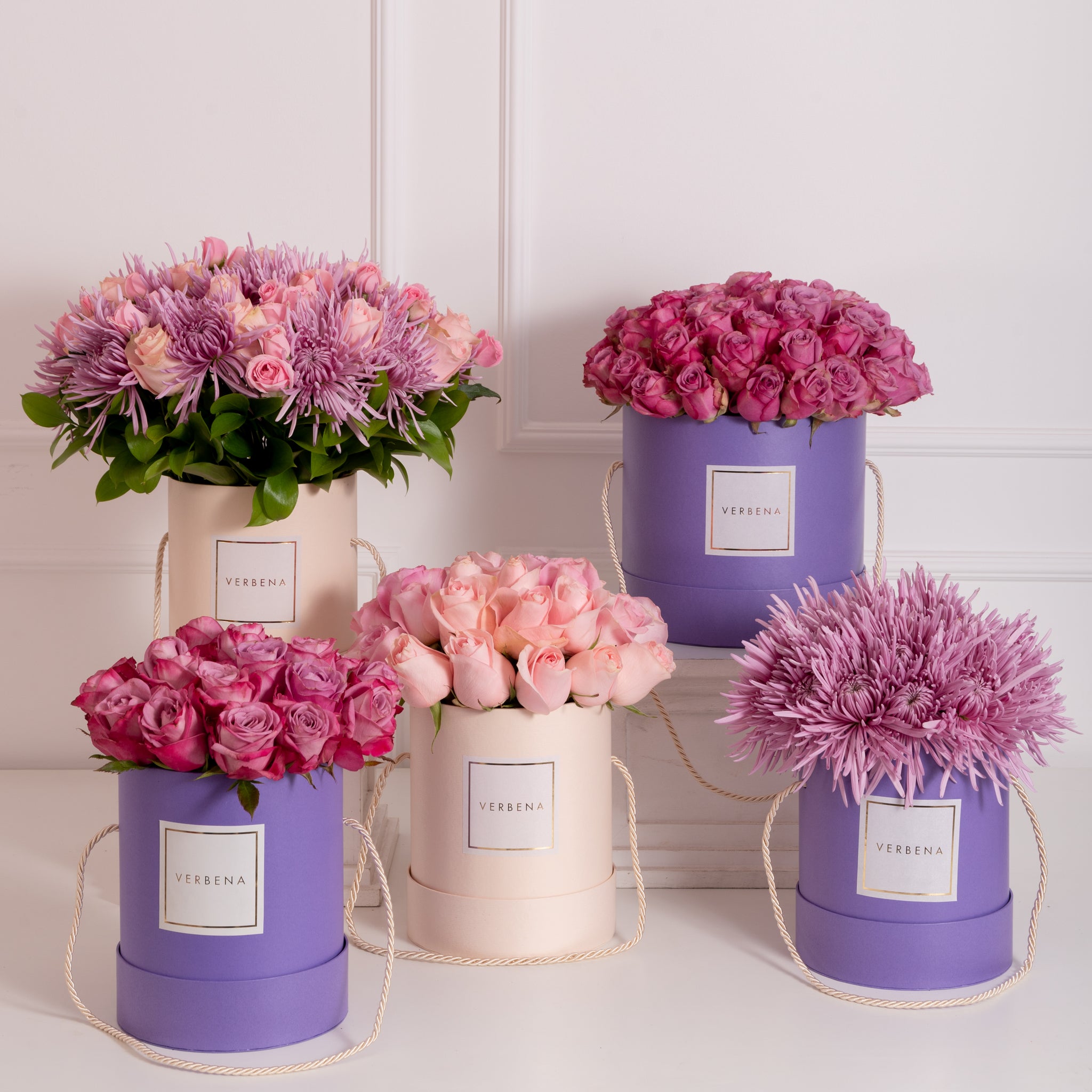 CAIXA COM ROSAS ELEGANTE – Verbena Flores