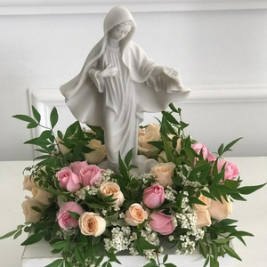 IMAGE OF OUR LADY WITH FLOWERS