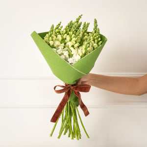 bouquet-buque-flores-presente-branco-chique