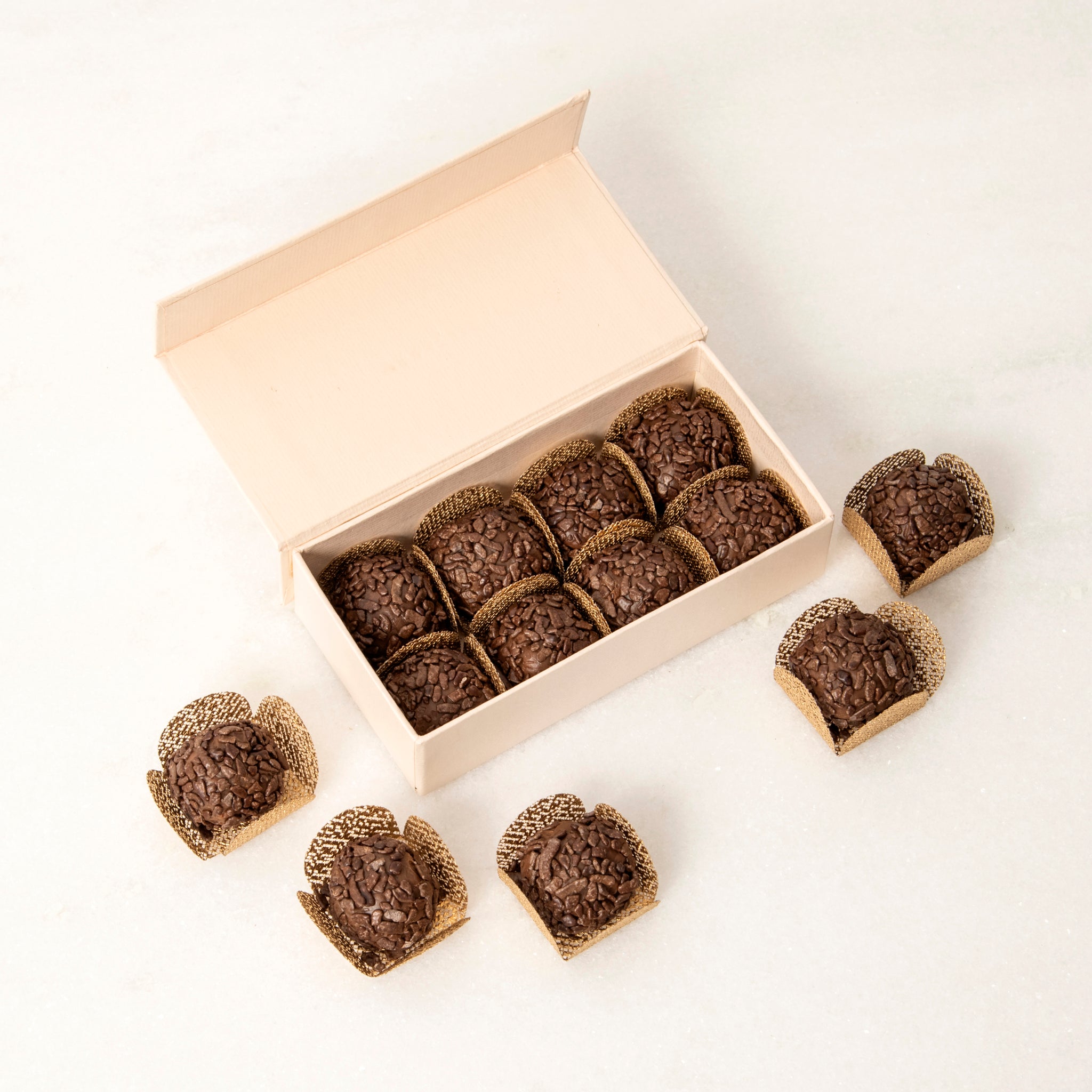 CAIXA ROSA 8 DOCINHOS