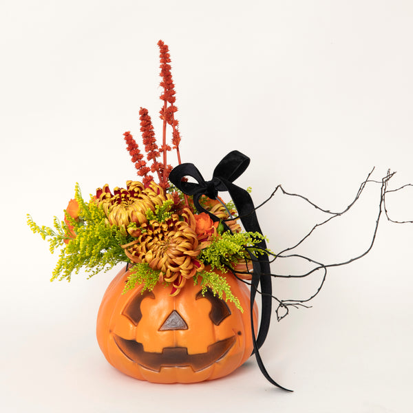 SPOOKY PUMPKIN AND FLOWERS