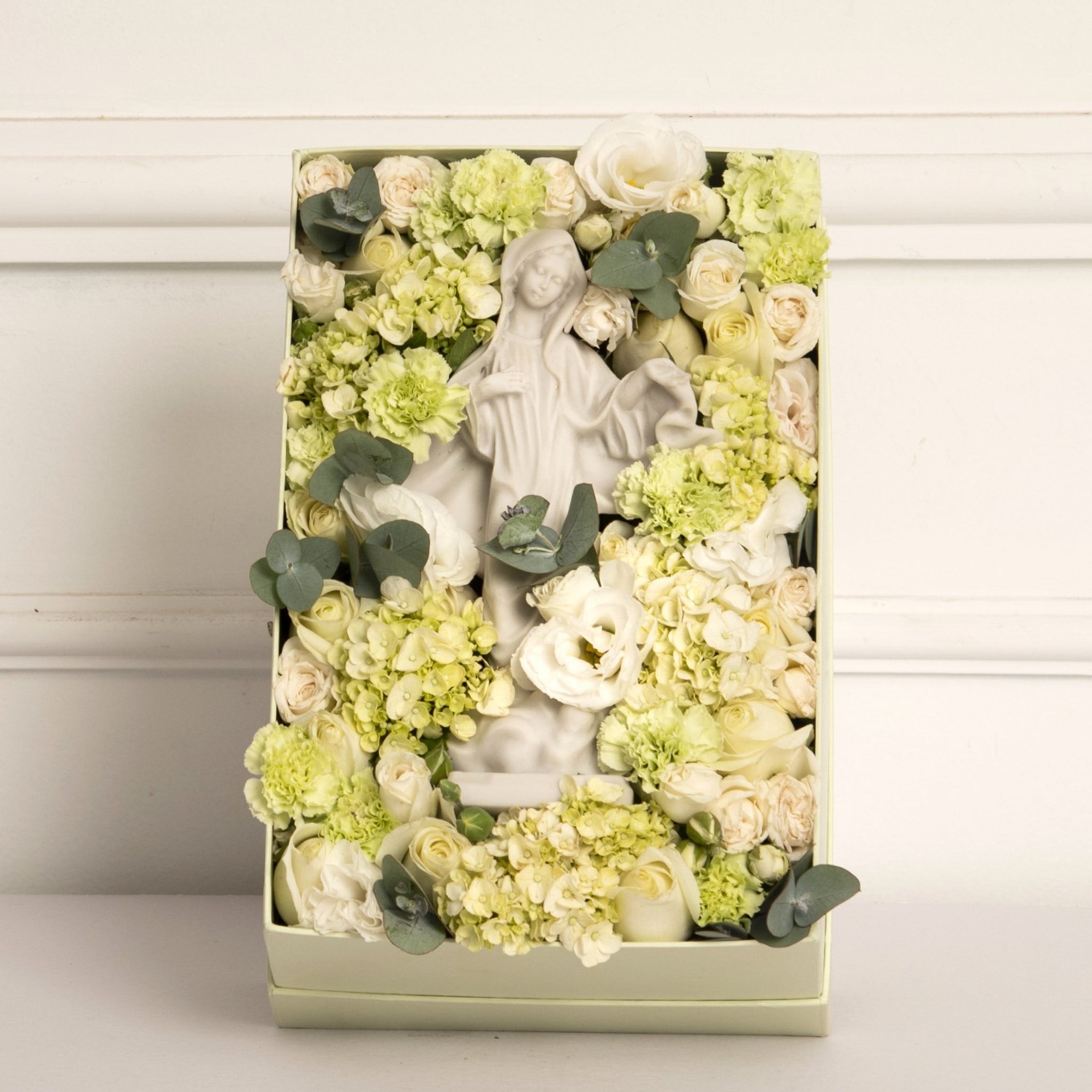 IMAGE OF OUR LADY IN THE BOX WITH FLOWERS